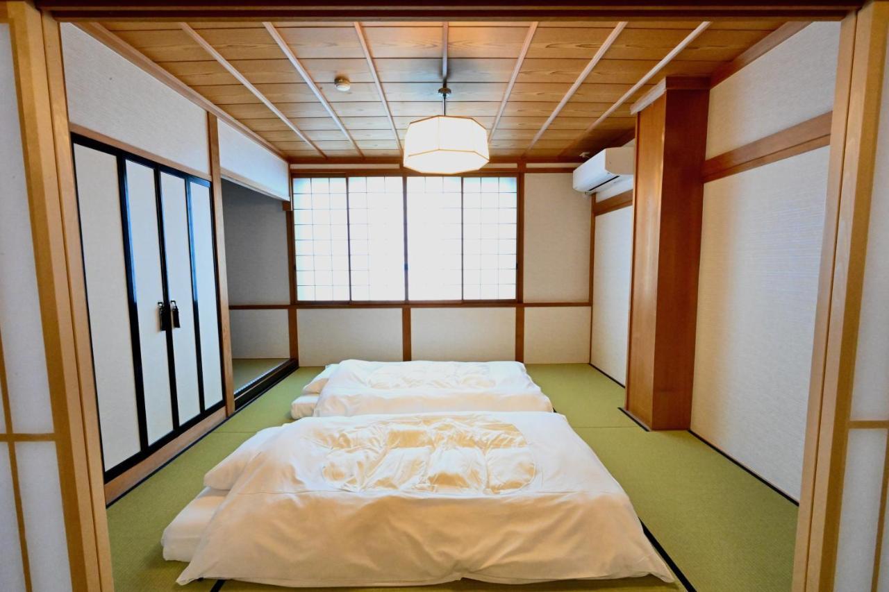Manabi-Stay Takayama Sakura 提携駐車場利用可 古い町並みまで徒歩1分 最大9名宿泊可能な一等地で人工温泉を楽しむ Kültér fotó