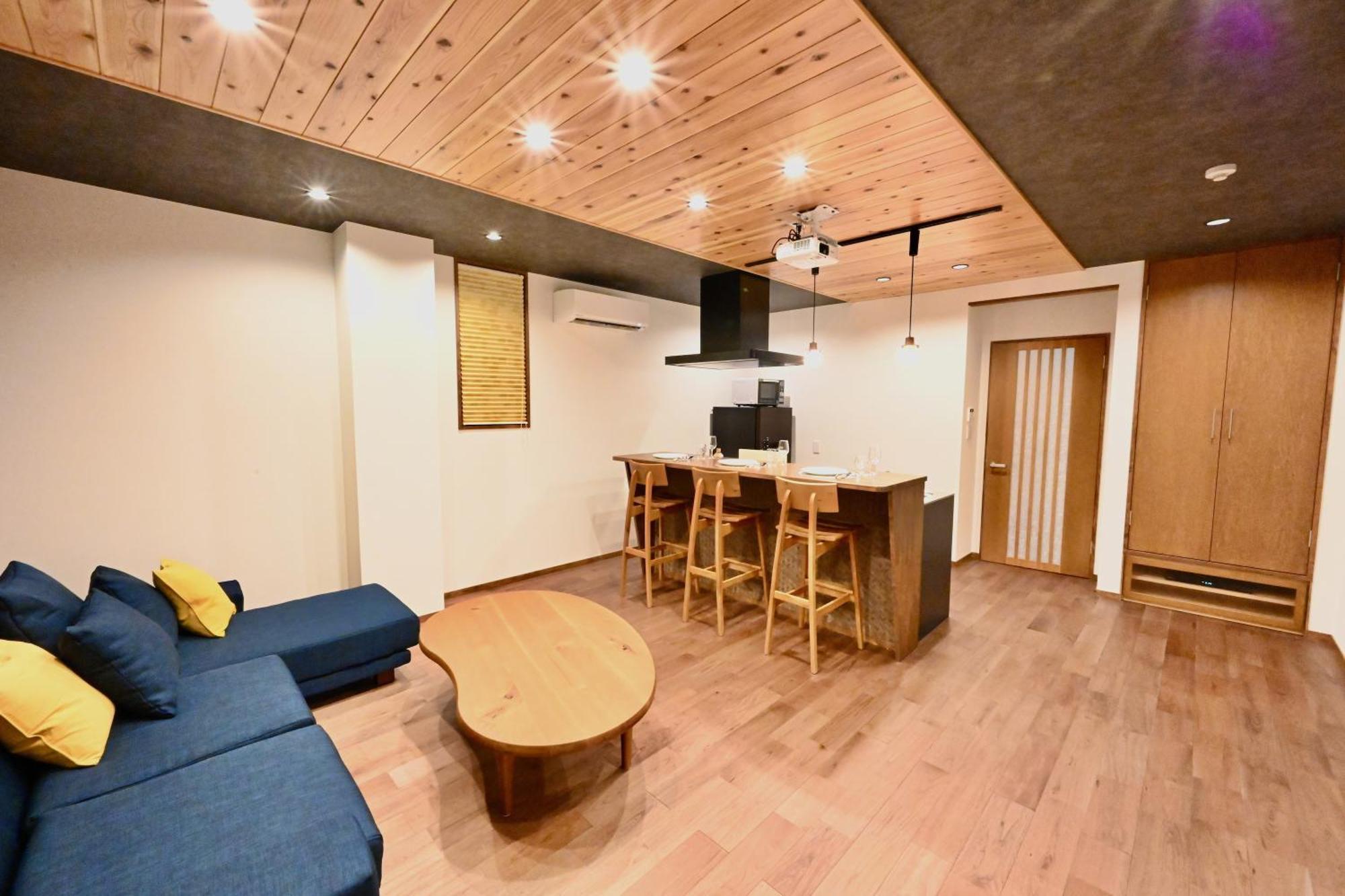 Manabi-Stay Takayama Sakura 提携駐車場利用可 古い町並みまで徒歩1分 最大9名宿泊可能な一等地で人工温泉を楽しむ Kültér fotó